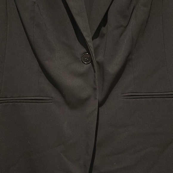 Woman’s Suit - Black - Picture 2 of 11
